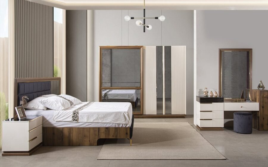 Fonksiyonel dolap içeriği, bazalı karyola ve zarif detaylarla tasarlanan yatak odası modellerimiz, hem estetik hem de kullanışlı bir alan oluşturur.