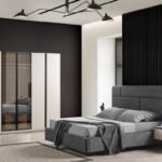 Modern tasarımıyla öne çıkan yatak odası takımımız, şıklığı ve fonksiyonelliği bir arada sunar. Geniş dolap yapısı ve baza fonksiyonu sayesinde ekstra depolama alanı sağlar. ISO 9001 kalite standartlarında üretilmiş sağlam yapısıyla uzun yıllar güvenle kullanabilirsiniz.