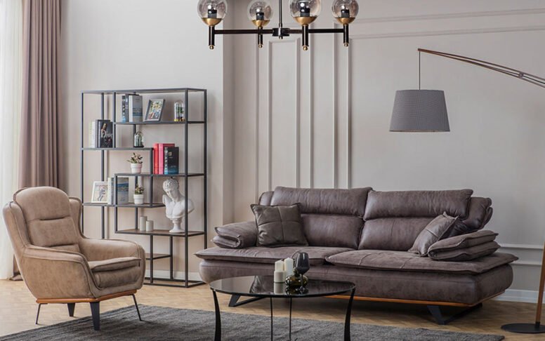 1 üçlü koltuk ve 1 berjerden oluşan takım, gürgen iskeletiyle sağlamlık sunar. Ankara’da 5 şube, online sipariş imkânı!